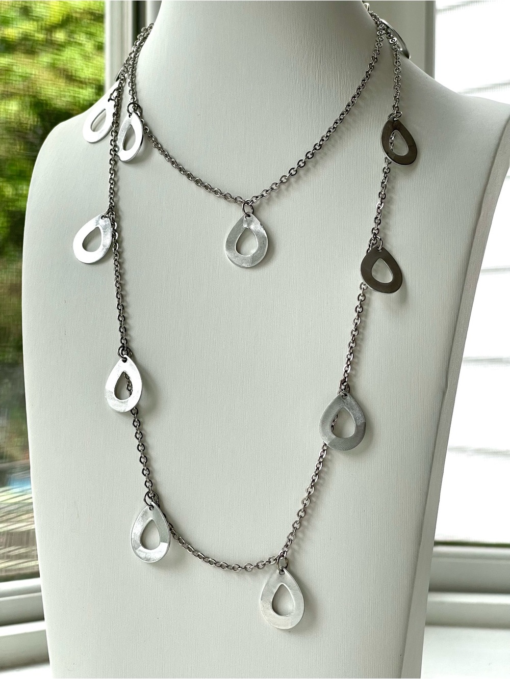 Teardrop Station Necklace - Silver tone